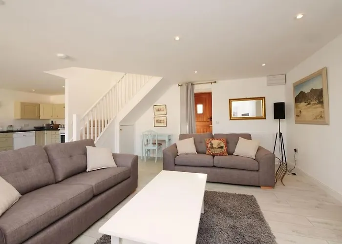 Salton Retreat